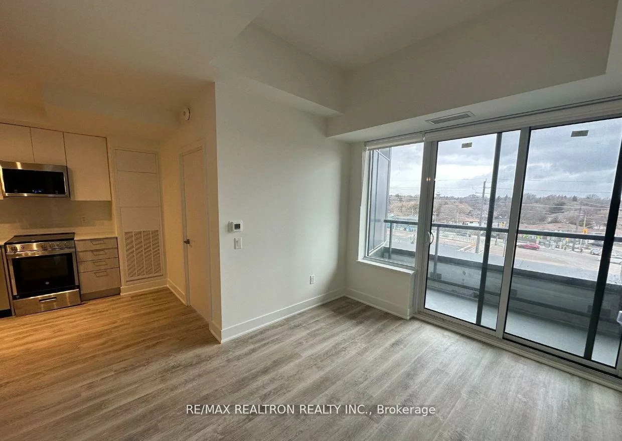 185, Deerfield, Central Newmarket, Newmarket