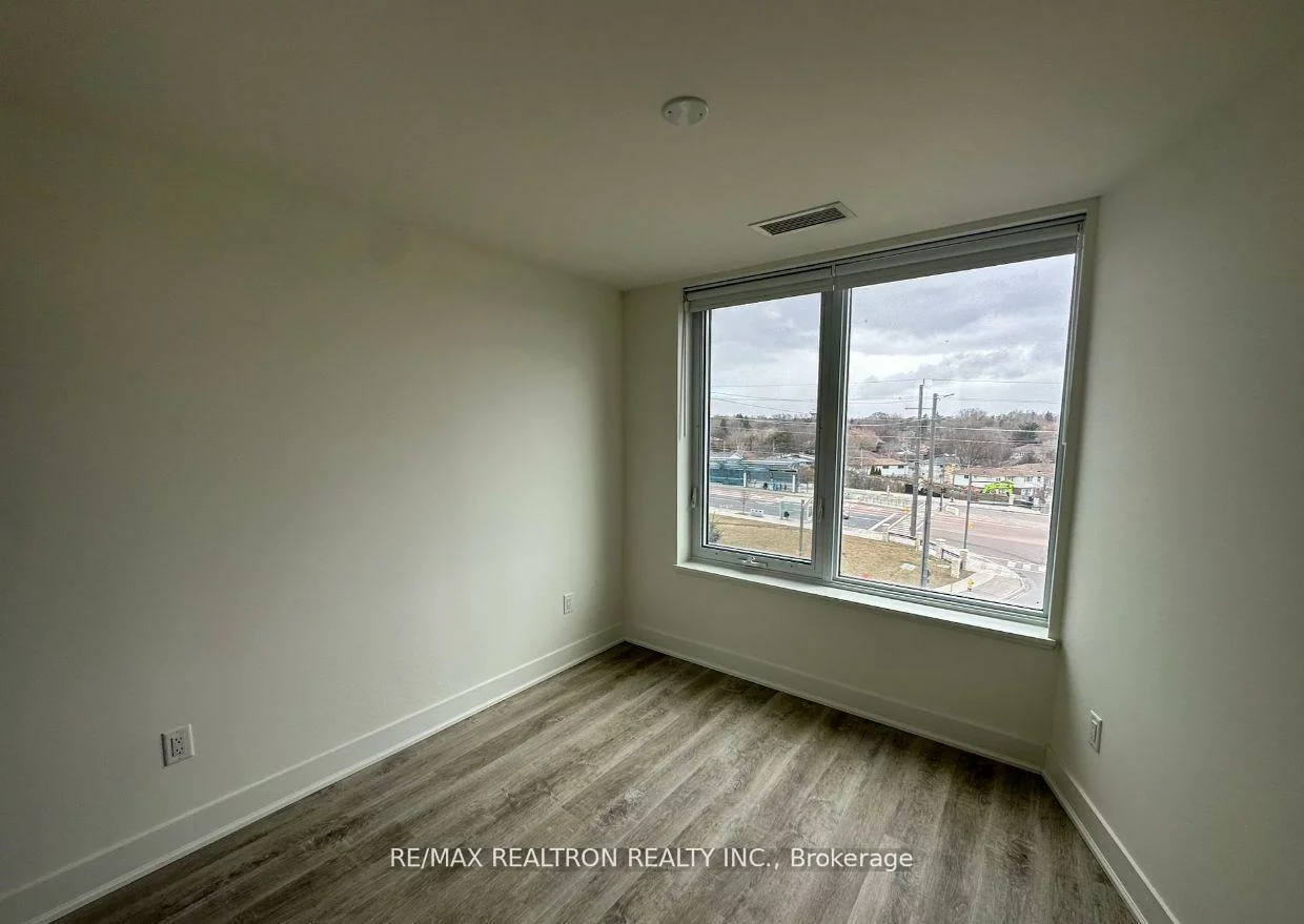 185, Deerfield, Central Newmarket, Newmarket