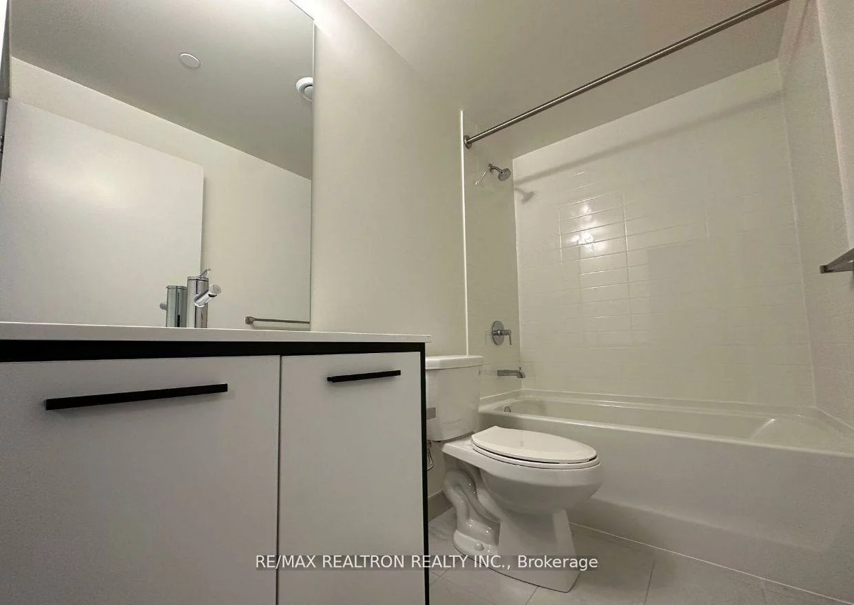 185, Deerfield, Central Newmarket, Newmarket