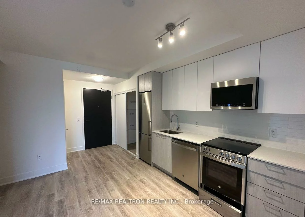 185, Deerfield, Central Newmarket, Newmarket