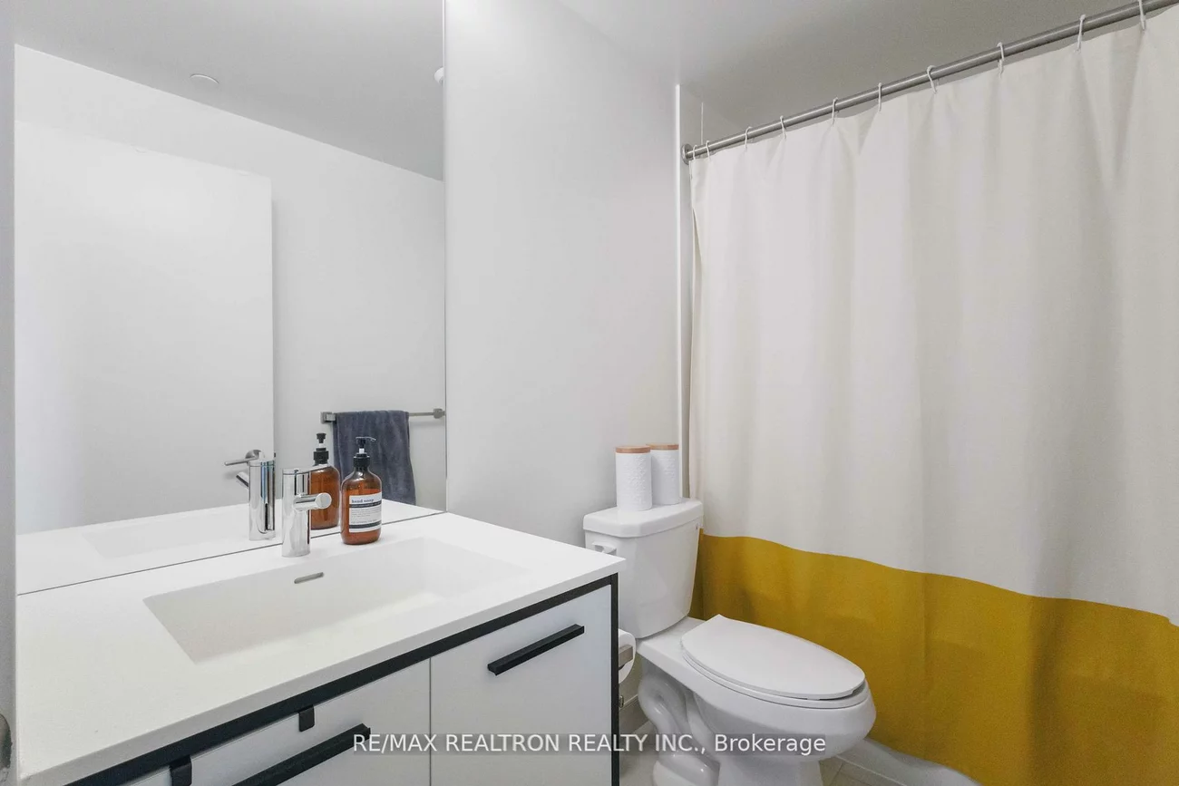 185, Deerfield, Central Newmarket, Newmarket