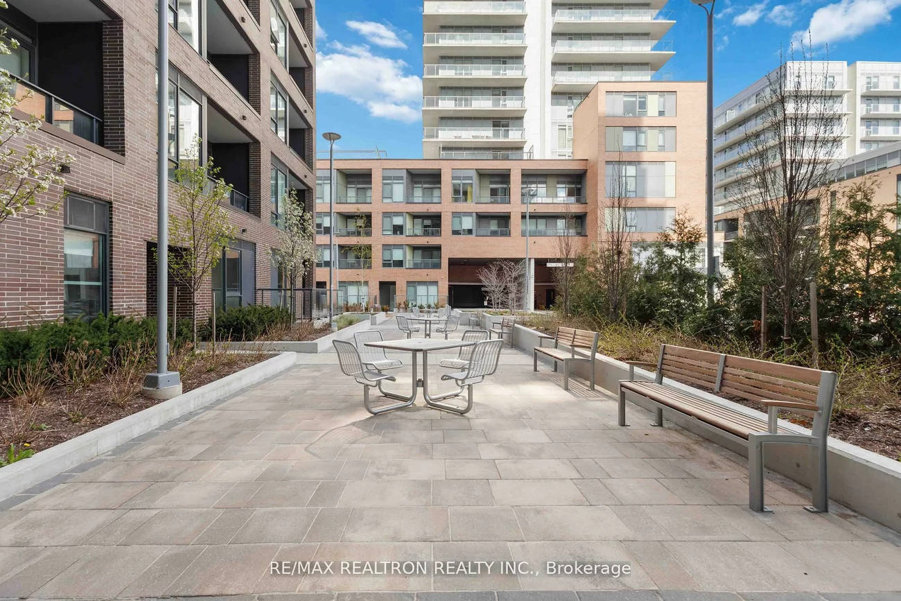 185, Deerfield, Central Newmarket, Newmarket