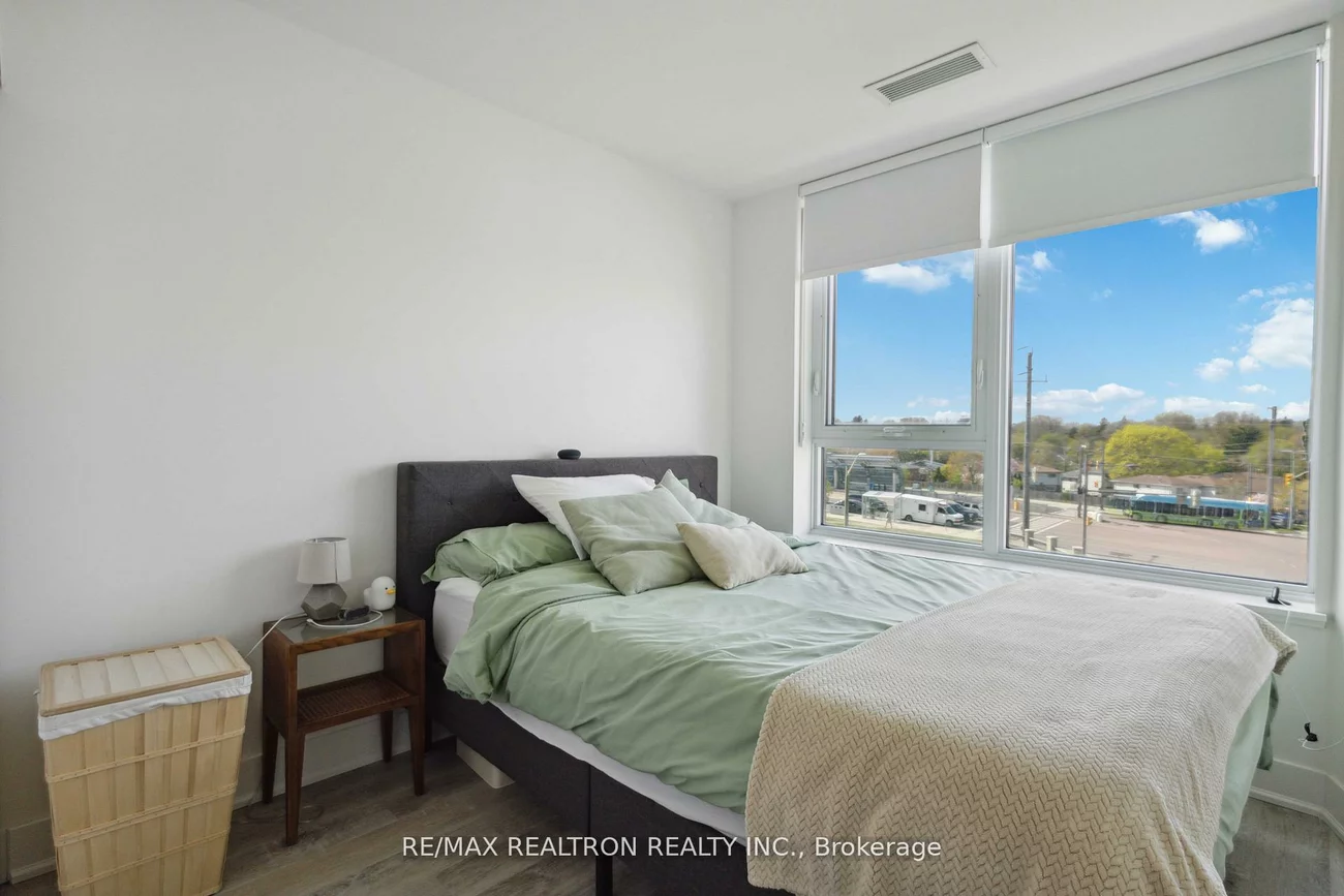 185, Deerfield, Central Newmarket, Newmarket