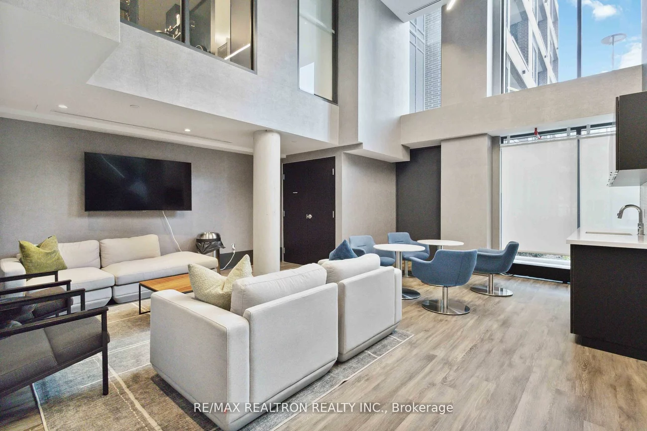 185, Deerfield, Central Newmarket, Newmarket