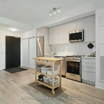 185, Deerfield, Central Newmarket, Newmarket