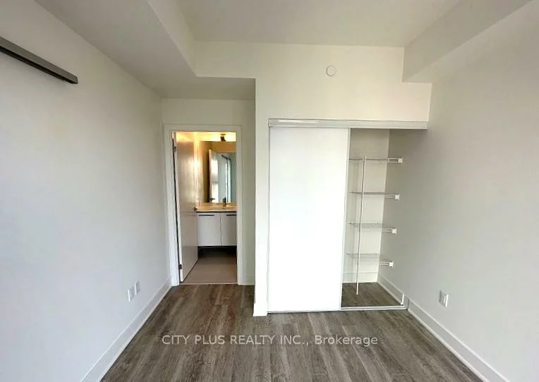 185, Deerfield, Central Newmarket, Newmarket
