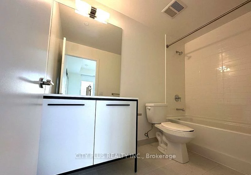 185, Deerfield, Central Newmarket, Newmarket
