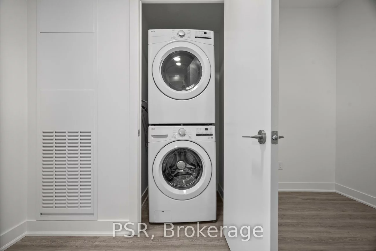 200, Deerfield, Central Newmarket, Newmarket