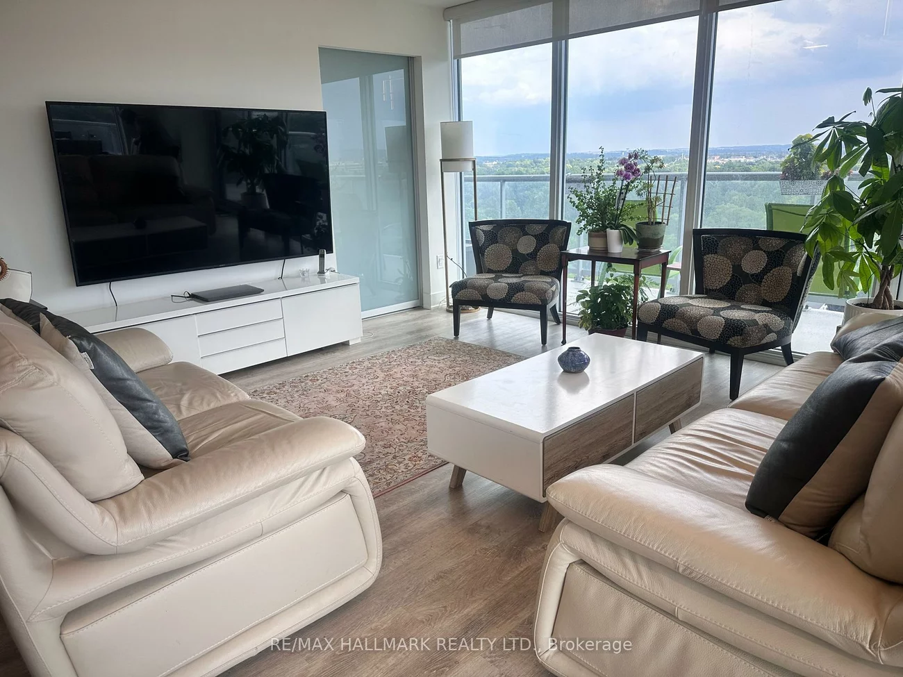 185, Deerfield, Central Newmarket, Newmarket