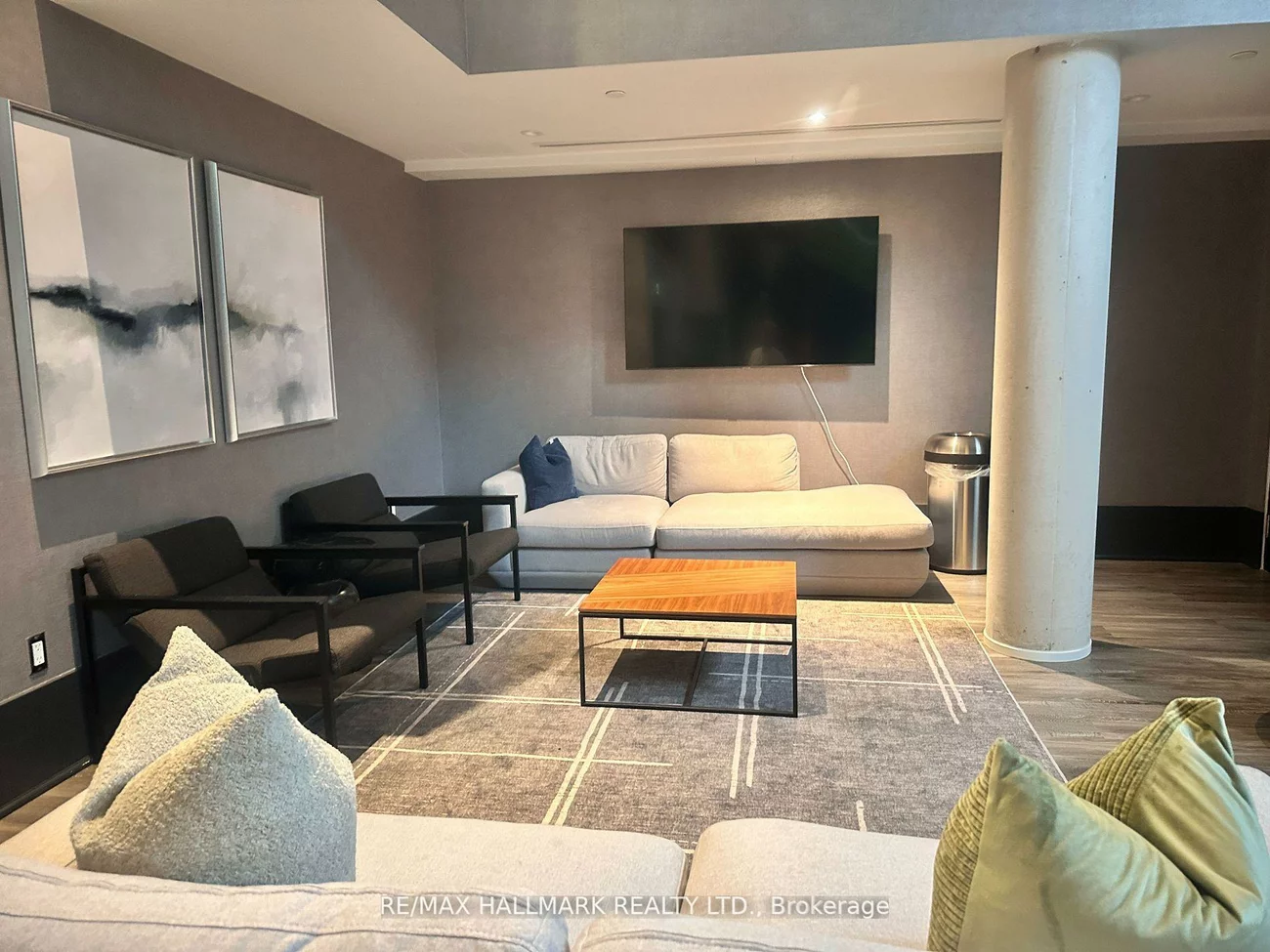 185, Deerfield, Central Newmarket, Newmarket