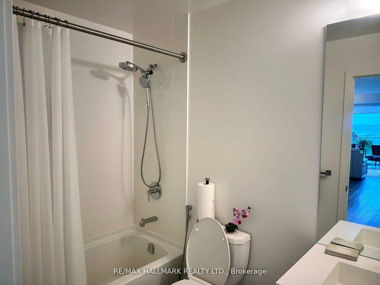 185, Deerfield, Central Newmarket, Newmarket