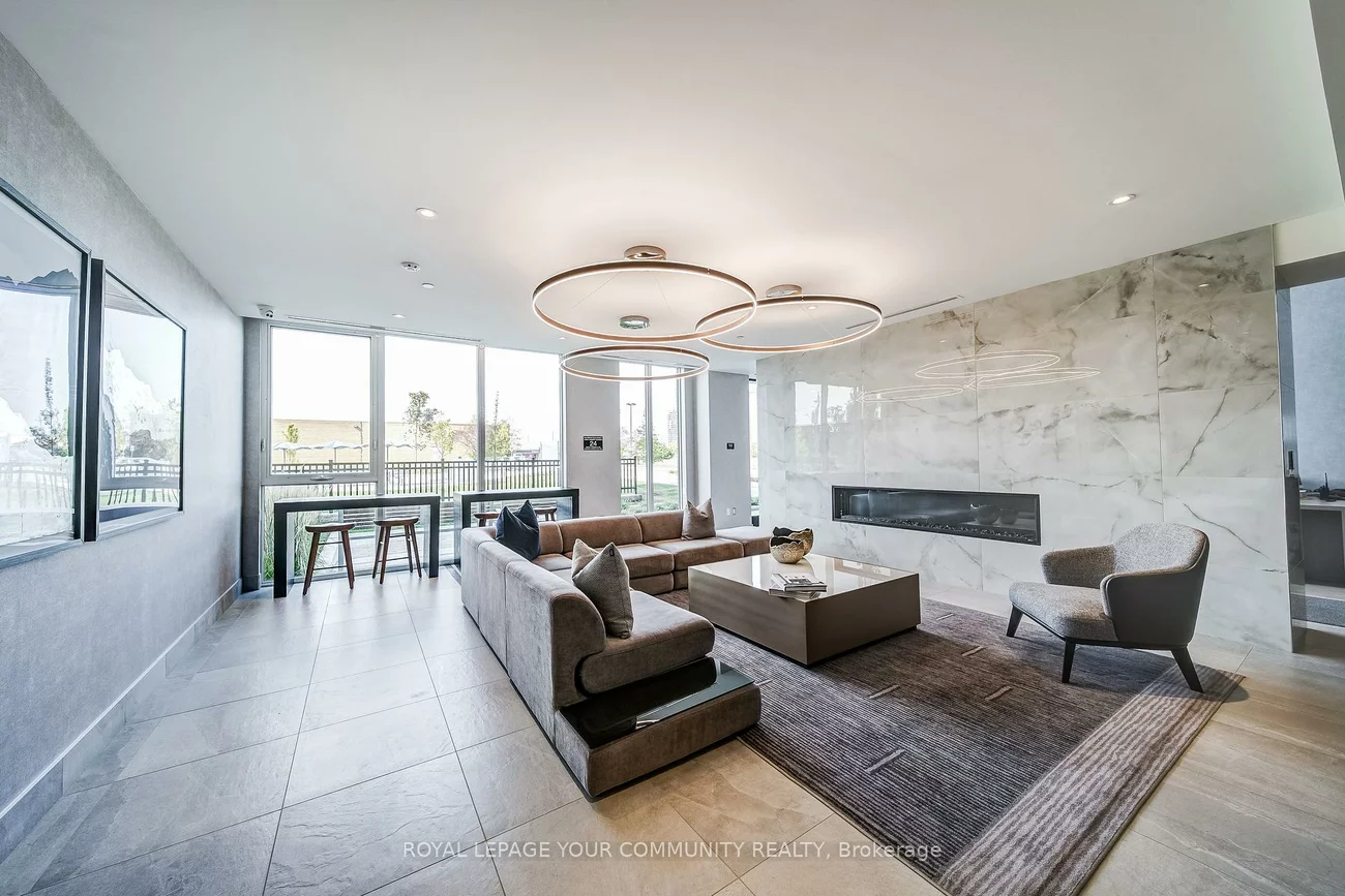 185, Deerfield, Central Newmarket, Newmarket