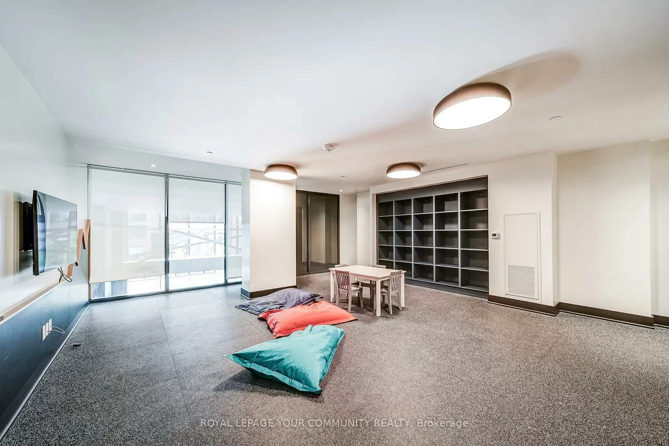 185, Deerfield, Central Newmarket, Newmarket