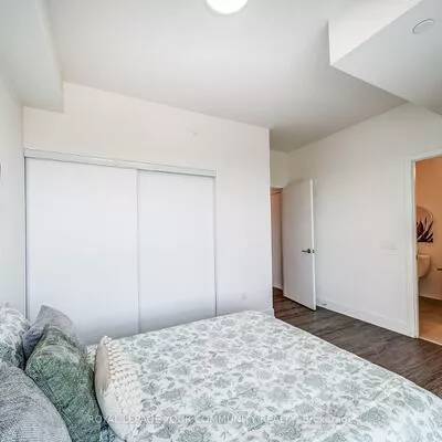 185, Deerfield, Central Newmarket, Newmarket