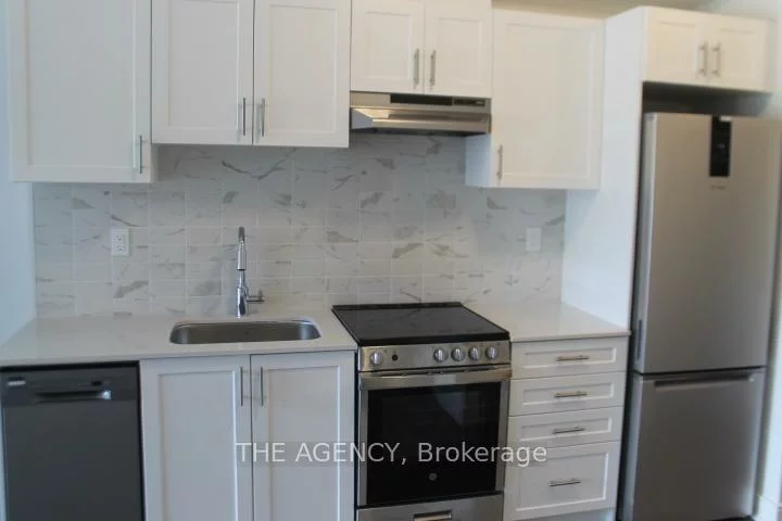 715, Davis, Huron Heights-Leslie Valley, Newmarket