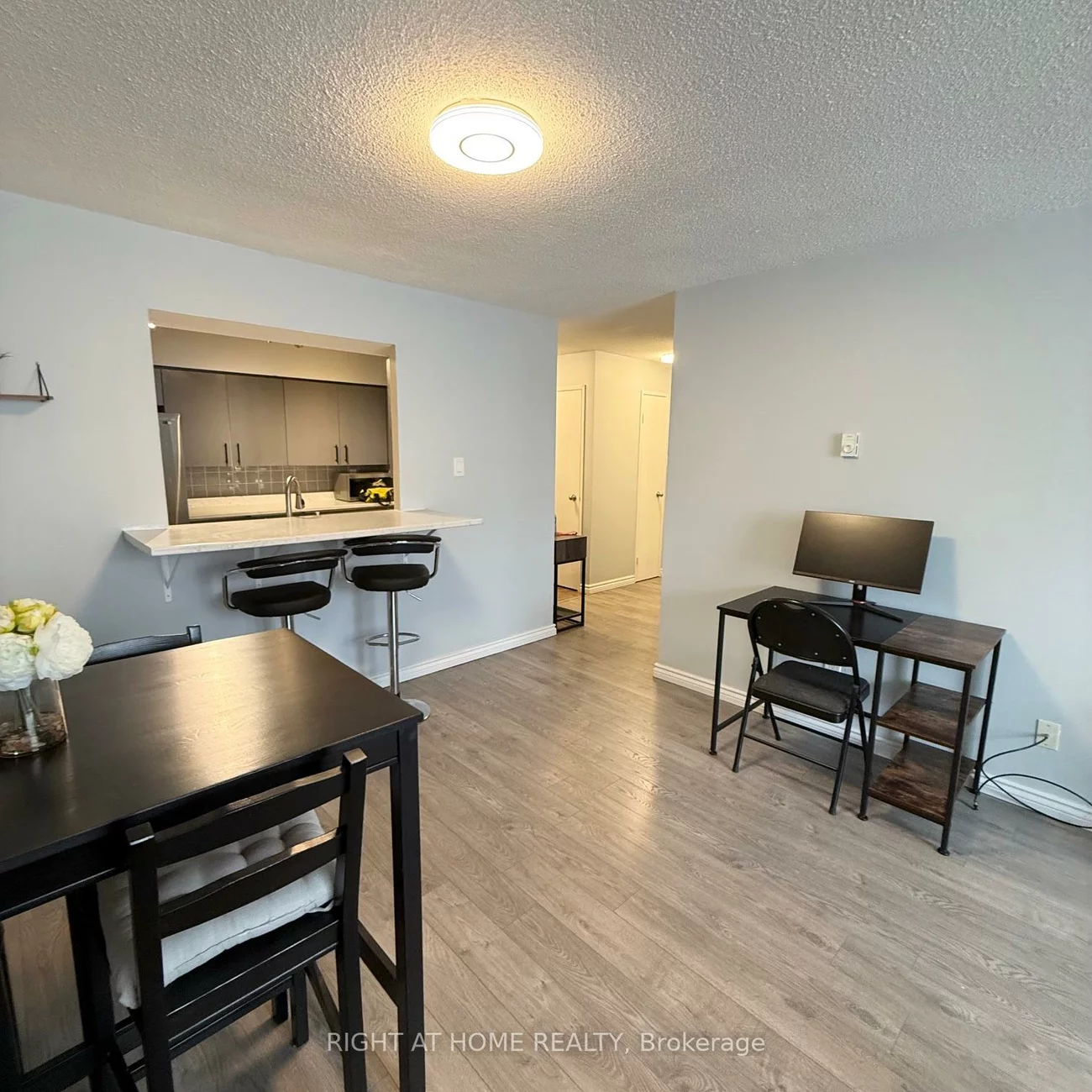 260, Davis, Central Newmarket, Newmarket