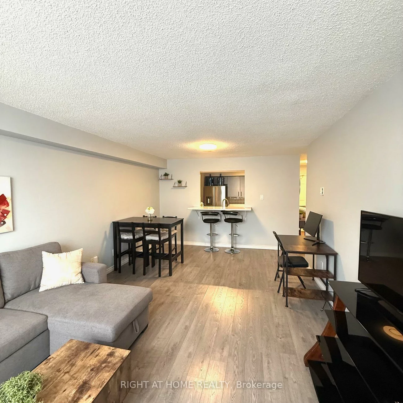 260, Davis, Central Newmarket, Newmarket