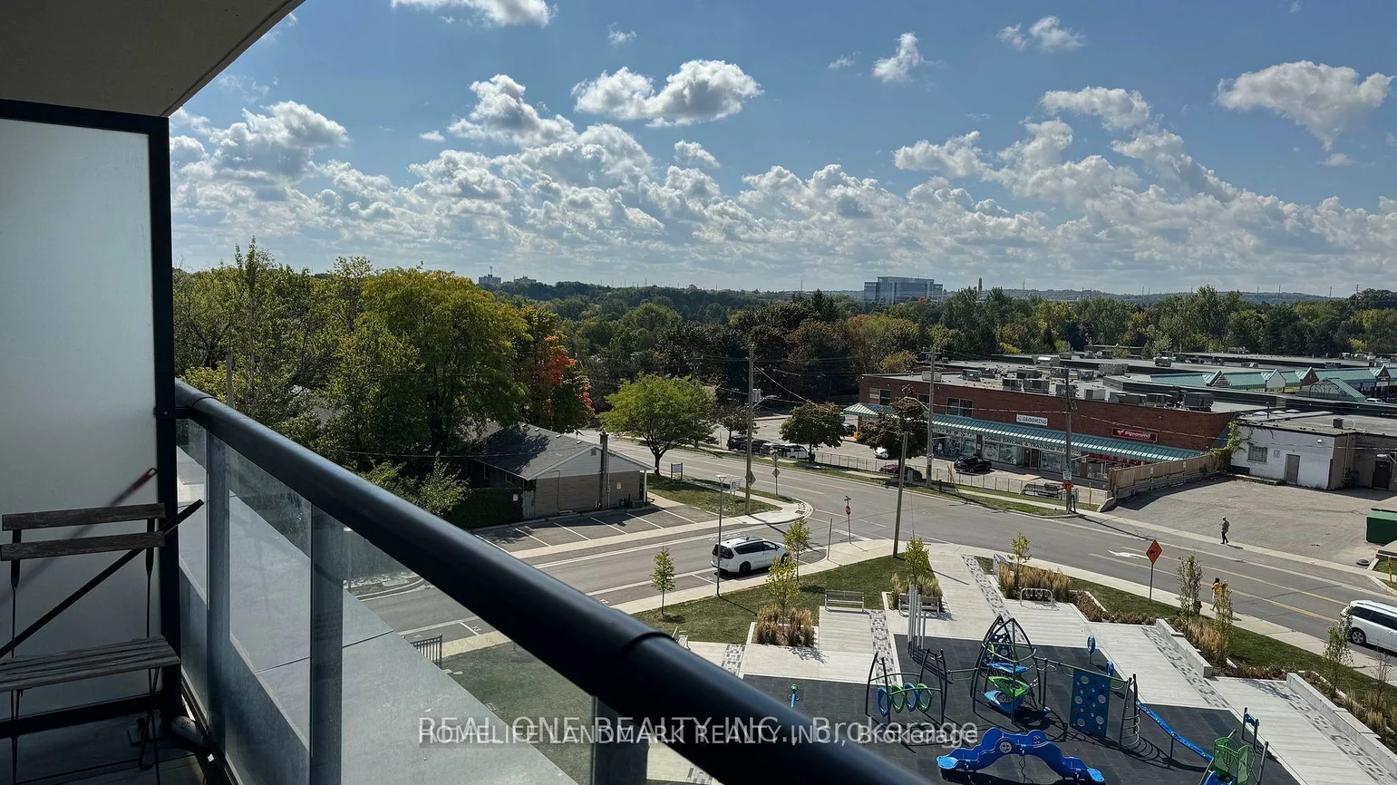 185, Deerfield, Central Newmarket, Newmarket