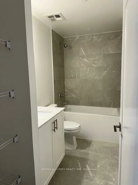 715, Davis, Huron Heights-Leslie Valley, Newmarket