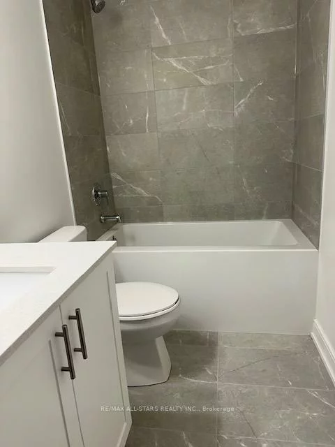 715, Davis, Huron Heights-Leslie Valley, Newmarket