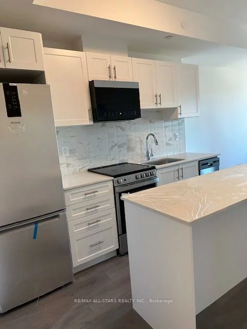 715, Davis, Huron Heights-Leslie Valley, Newmarket