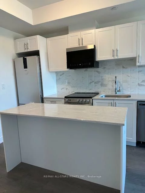 715, Davis, Huron Heights-Leslie Valley, Newmarket