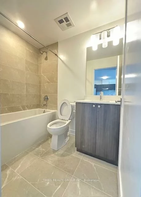 715, Davis, Huron Heights-Leslie Valley, Newmarket