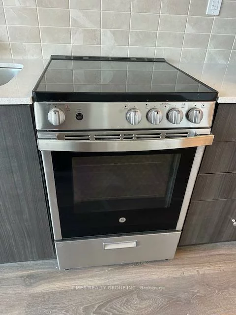 715, Davis, Huron Heights-Leslie Valley, Newmarket