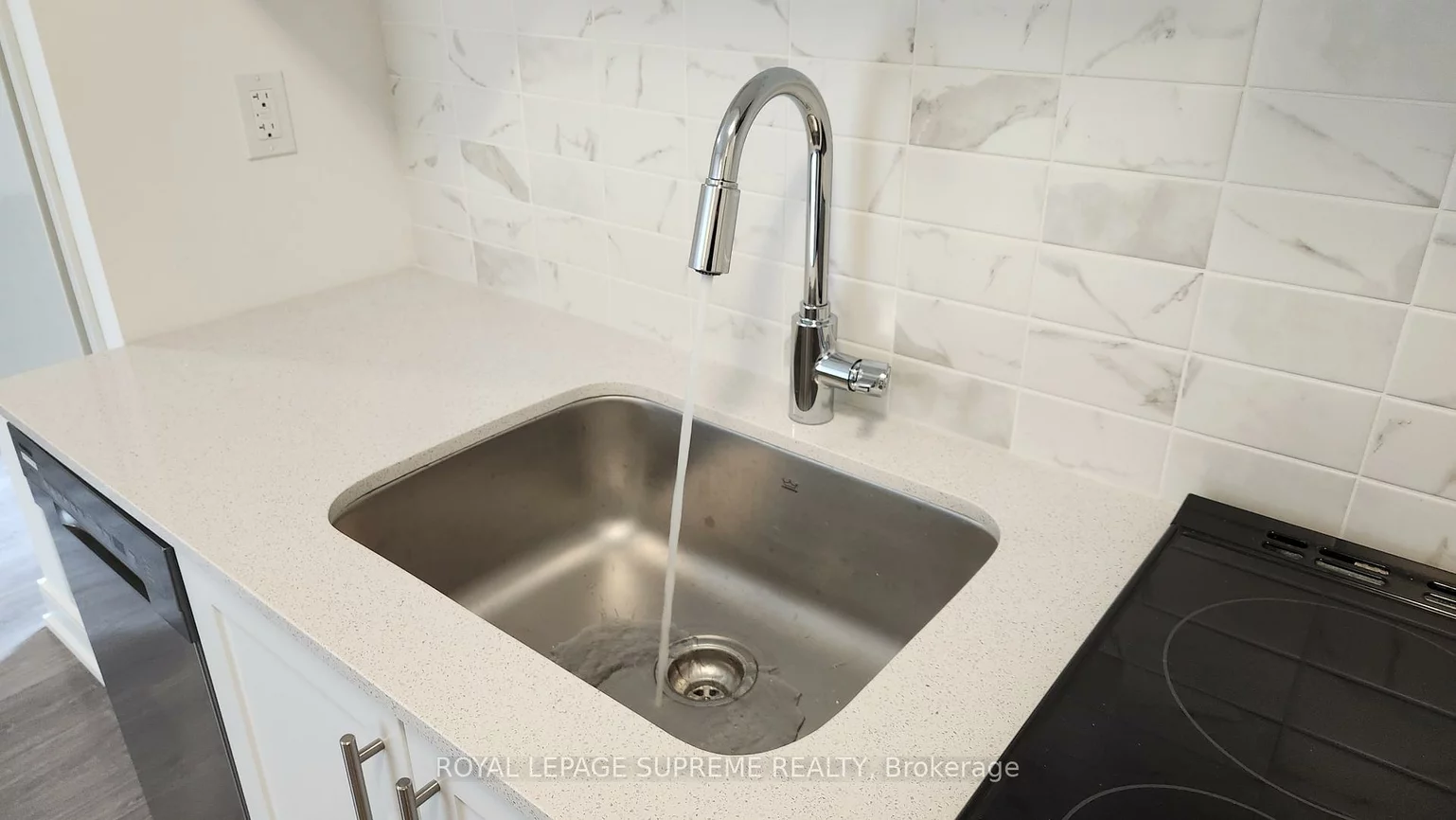 715, Davis, Huron Heights-Leslie Valley, Newmarket