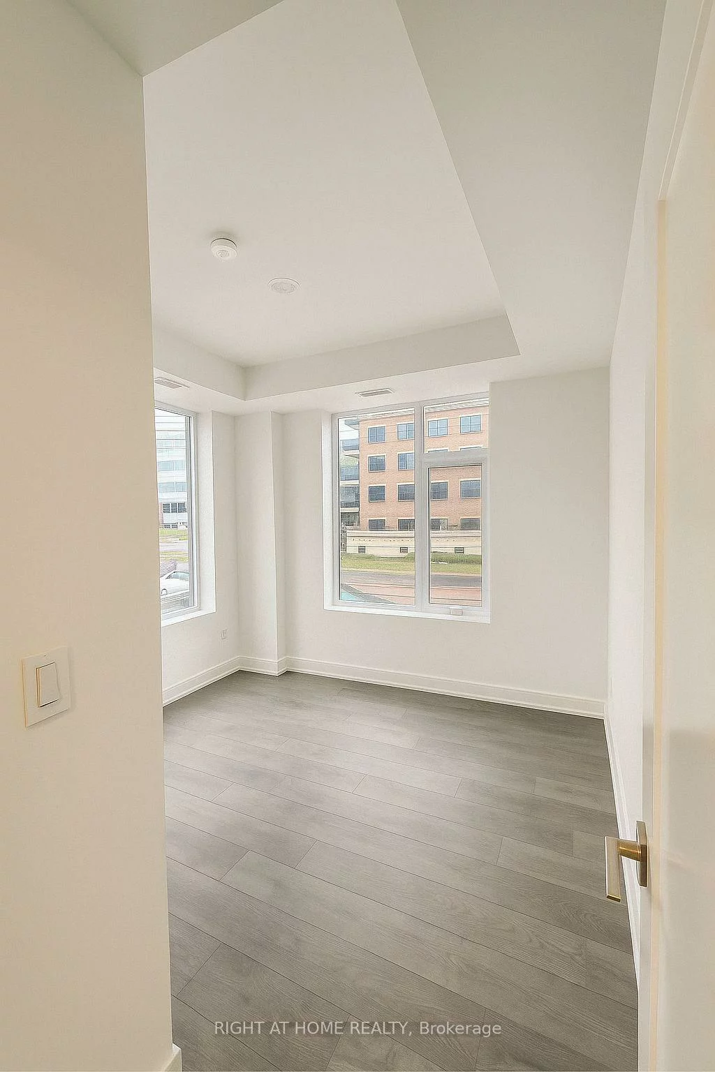 715, Davis, Huron Heights-Leslie Valley, Newmarket