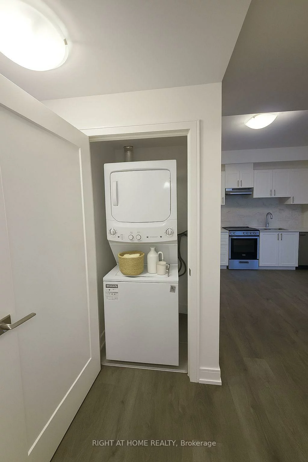 715, Davis, Huron Heights-Leslie Valley, Newmarket