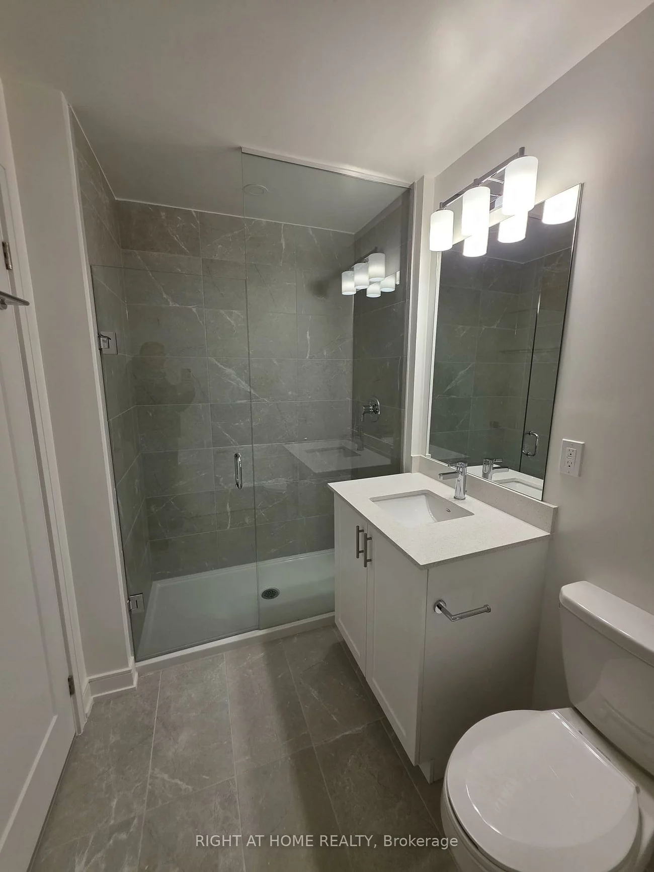 715, Davis, Huron Heights-Leslie Valley, Newmarket