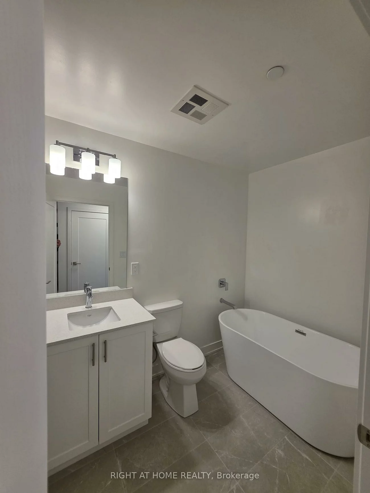 715, Davis, Huron Heights-Leslie Valley, Newmarket