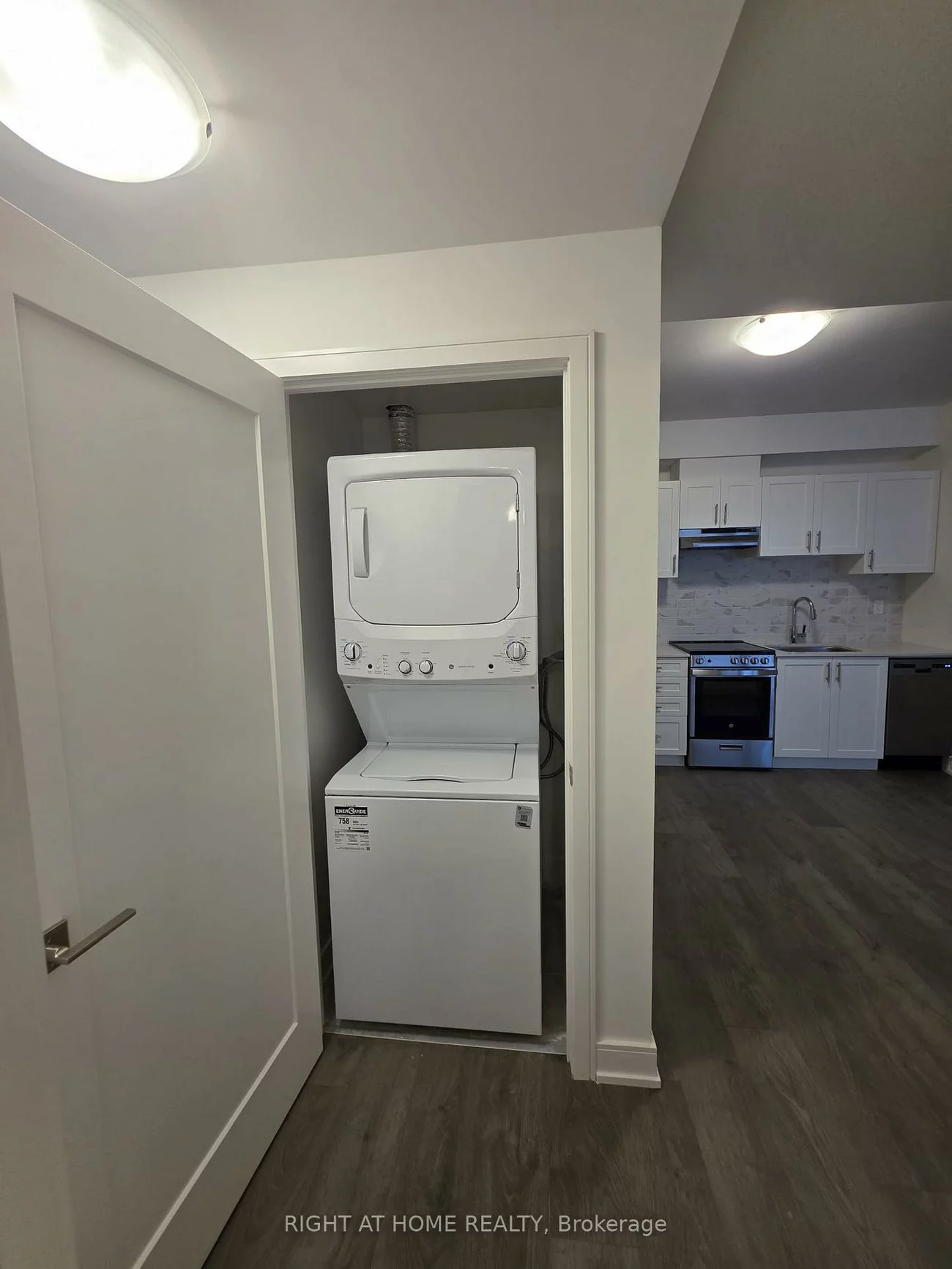 715, Davis, Huron Heights-Leslie Valley, Newmarket