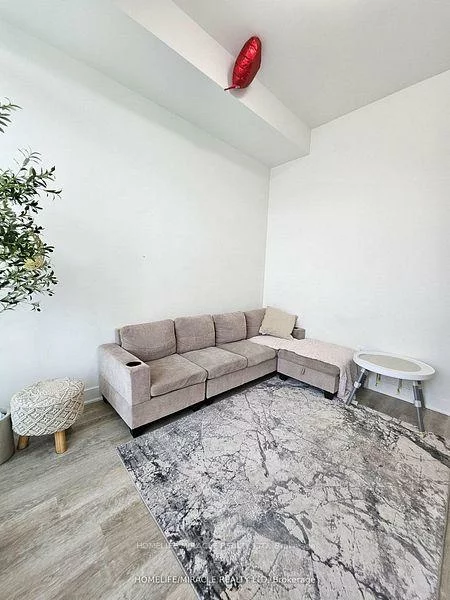 185, DEERFIELD, Central Newmarket, Newmarket