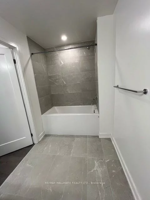 705, Davis, Huron Heights-Leslie Valley, Newmarket