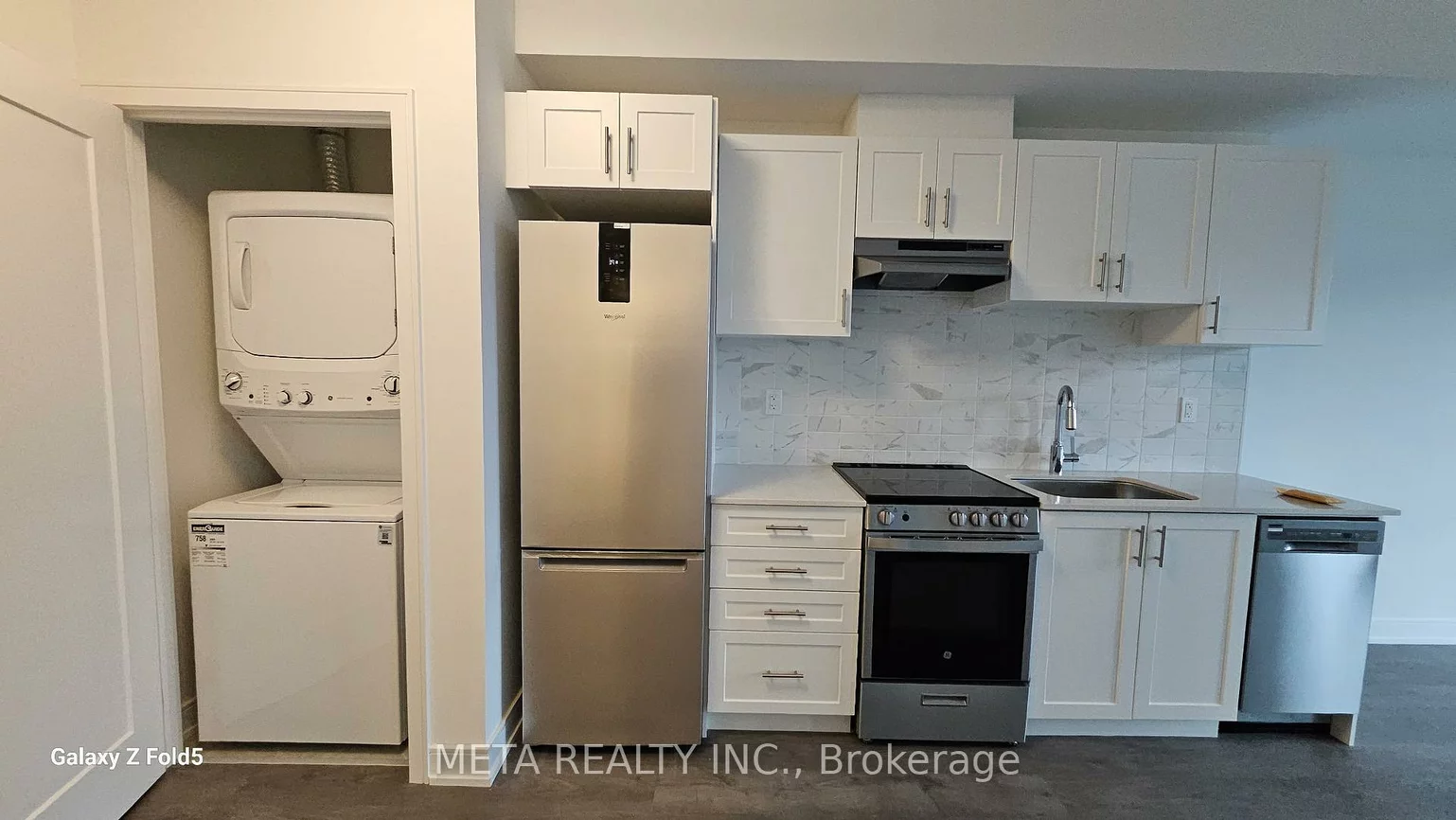 693, Davis, Huron Heights-Leslie Valley, Newmarket