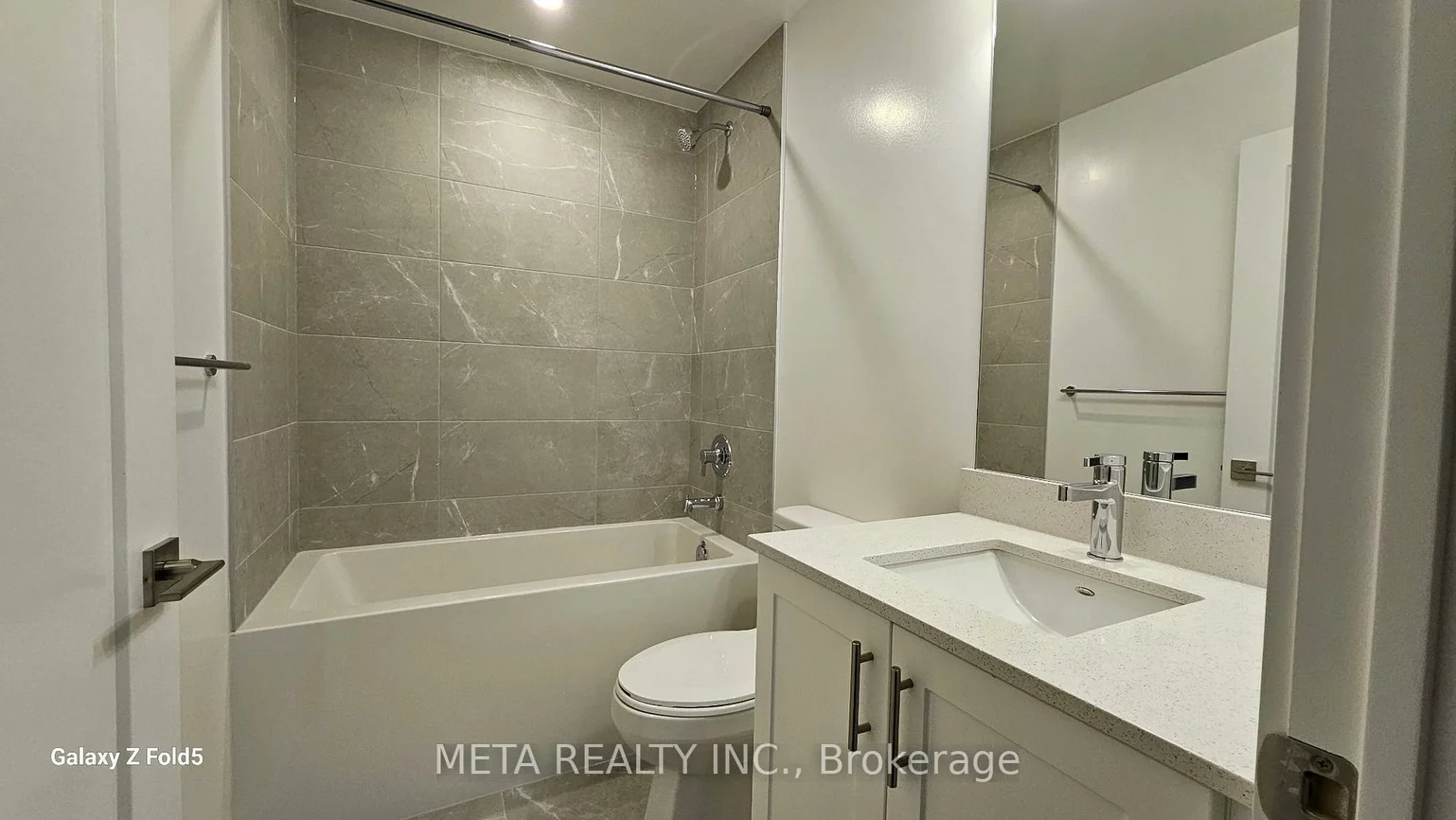 693, Davis, Huron Heights-Leslie Valley, Newmarket