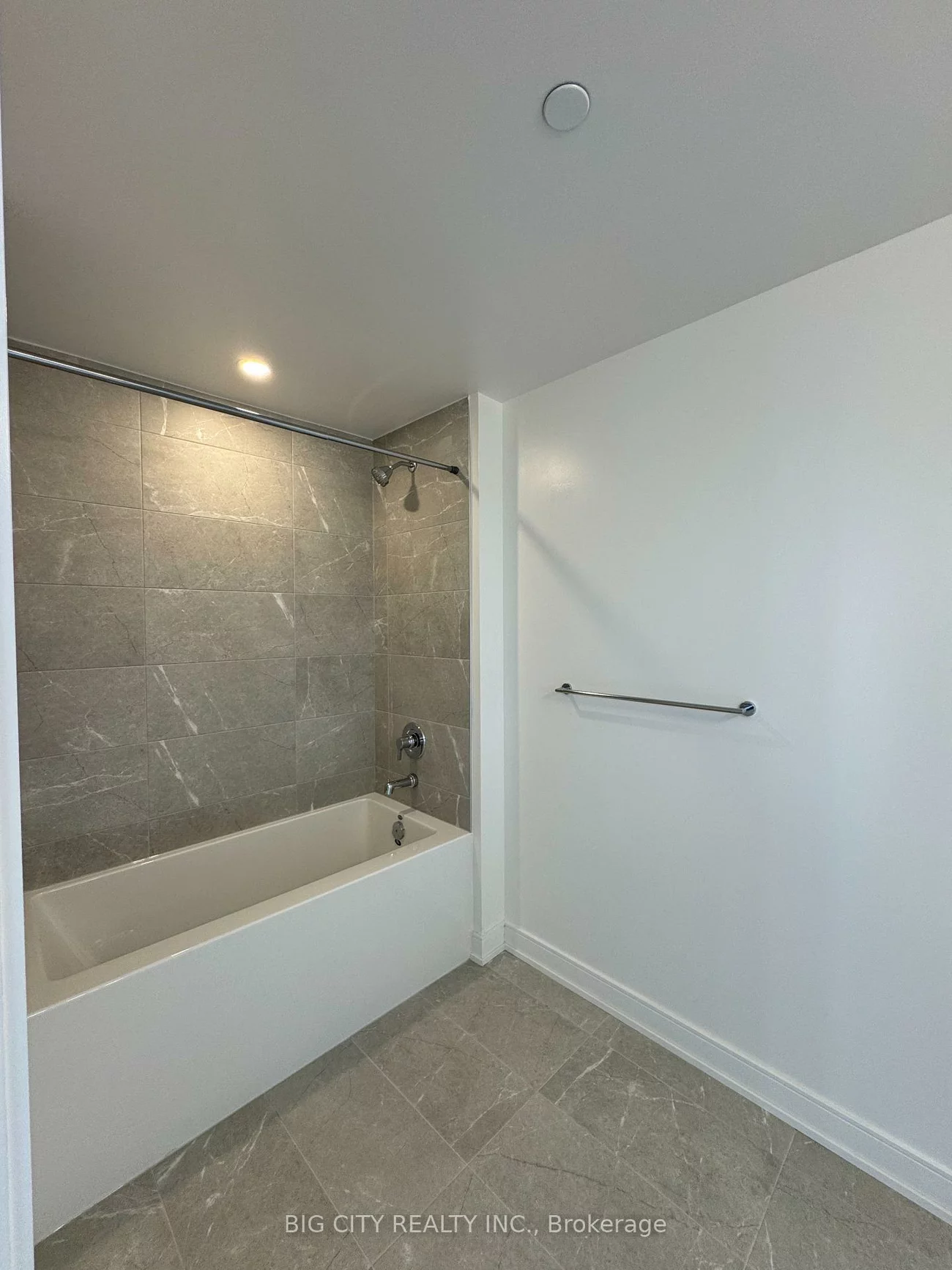 715, Davis, Huron Heights-Leslie Valley, Newmarket