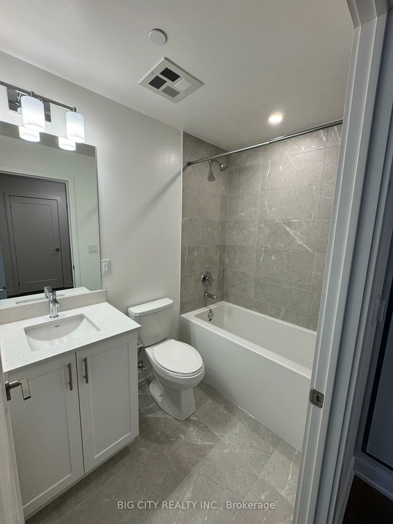 715, Davis, Huron Heights-Leslie Valley, Newmarket