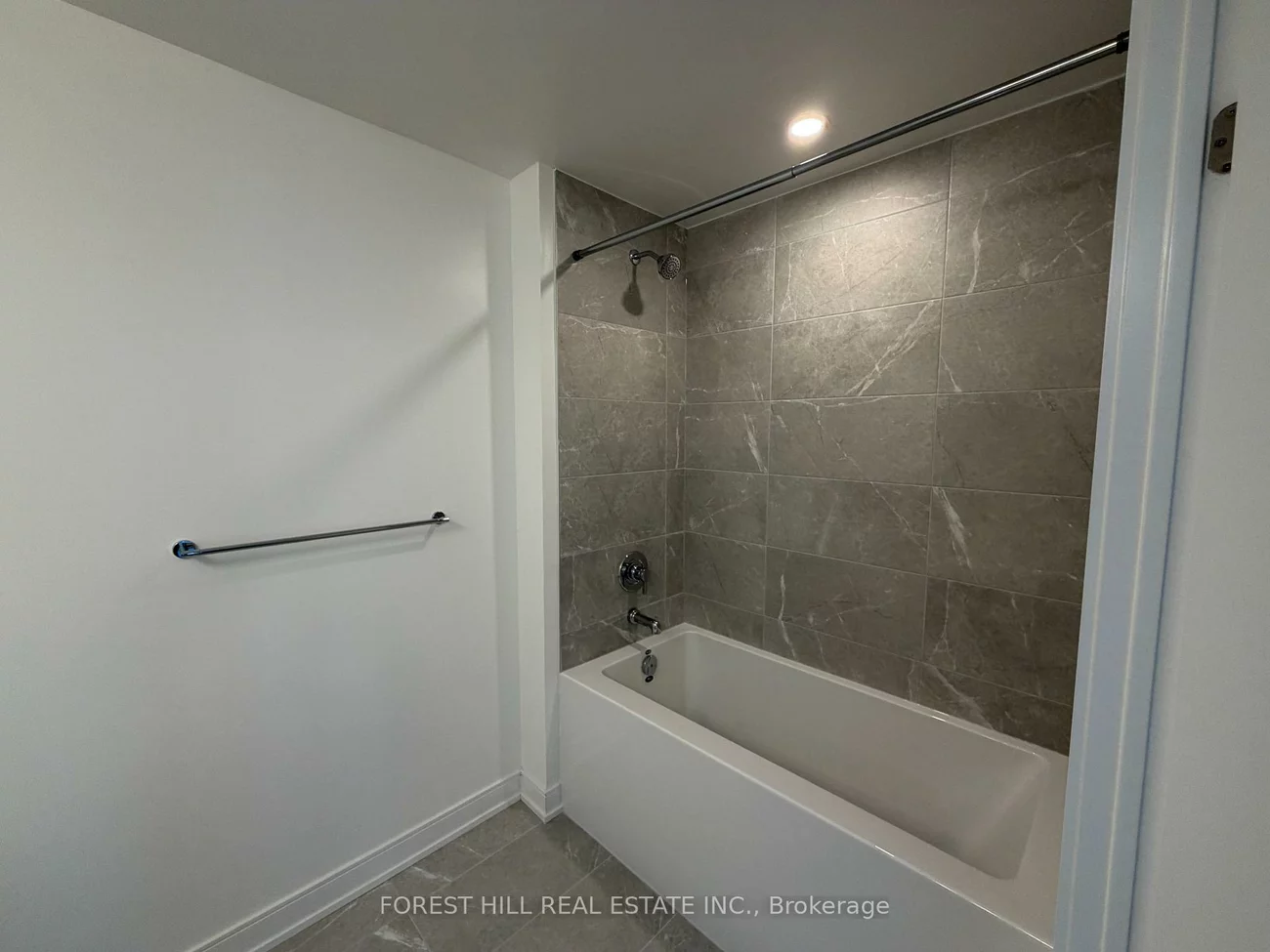 715, Davis, Huron Heights-Leslie Valley, Newmarket