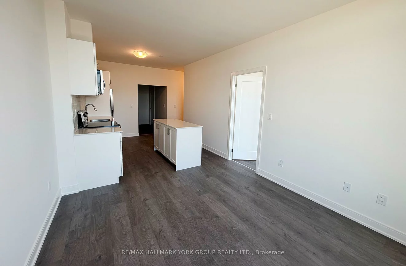 715, Davis, Huron Heights-Leslie Valley, Newmarket