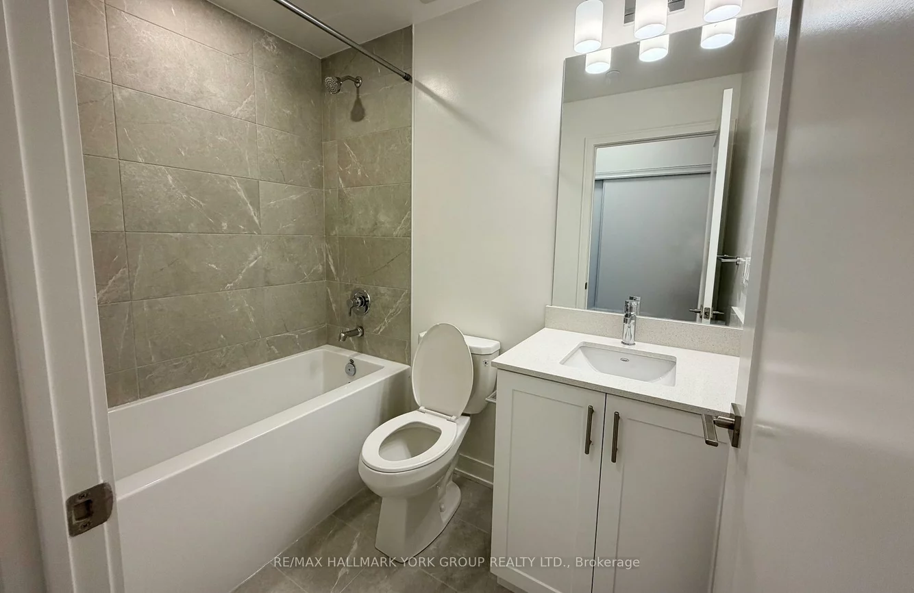 715, Davis, Huron Heights-Leslie Valley, Newmarket