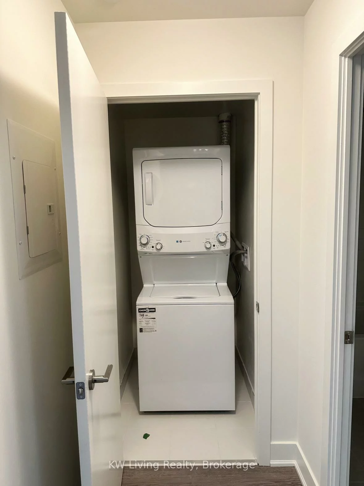 185, Deerfield, Central Newmarket, Newmarket