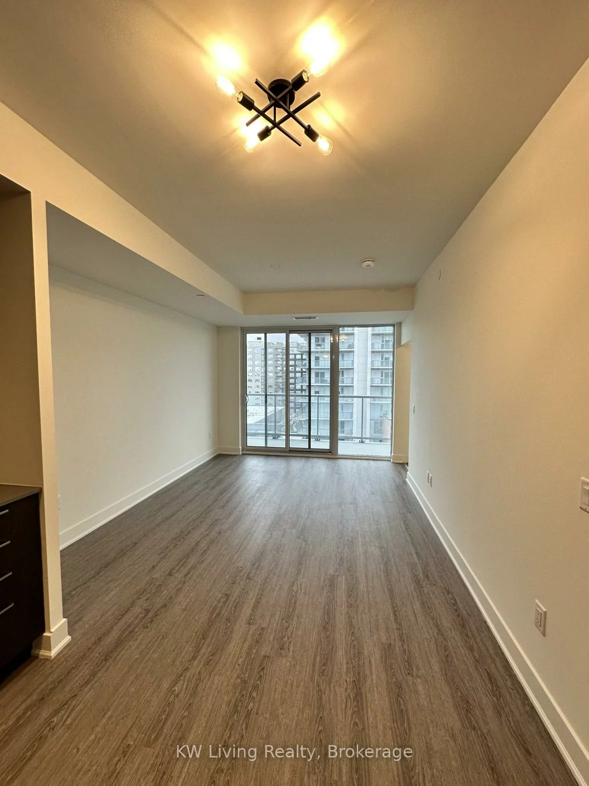 185, Deerfield, Central Newmarket, Newmarket