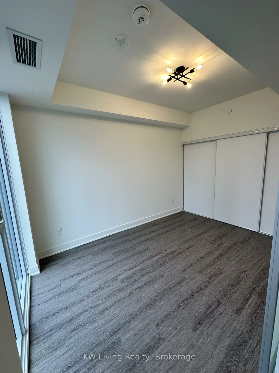 185, Deerfield, Central Newmarket, Newmarket