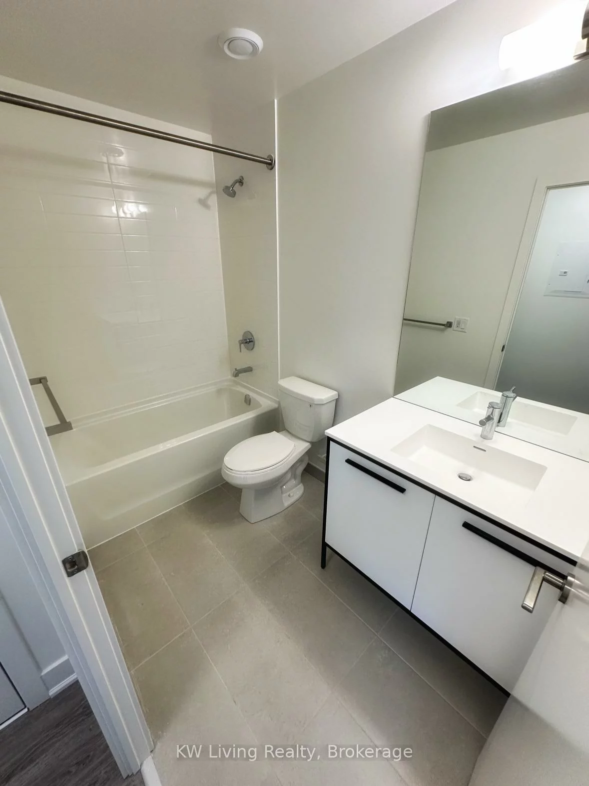 185, Deerfield, Central Newmarket, Newmarket