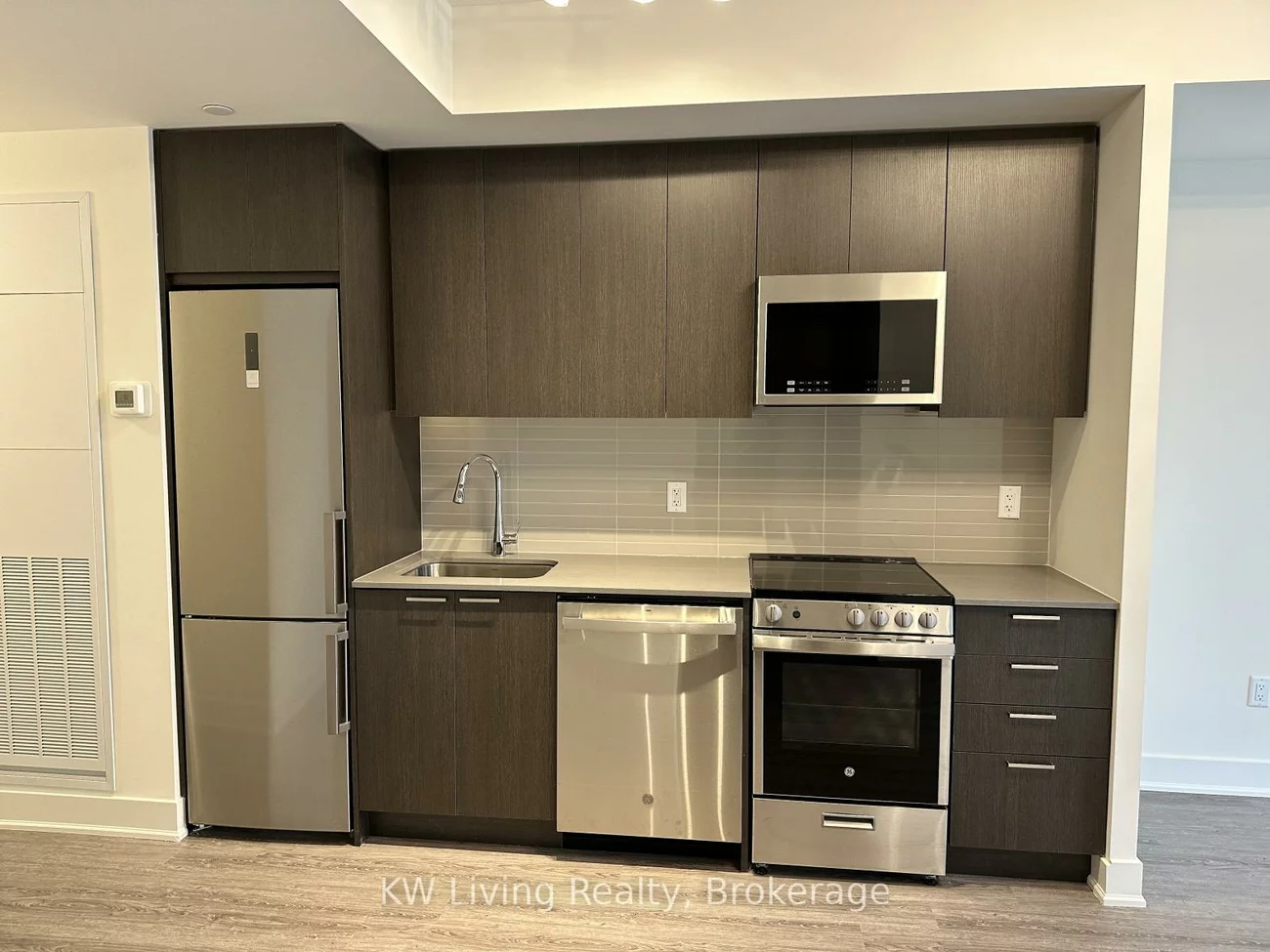 185, Deerfield, Central Newmarket, Newmarket