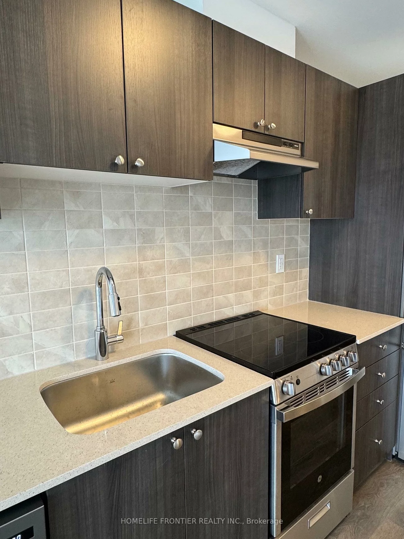 715, Davis, Huron Heights-Leslie Valley, Newmarket