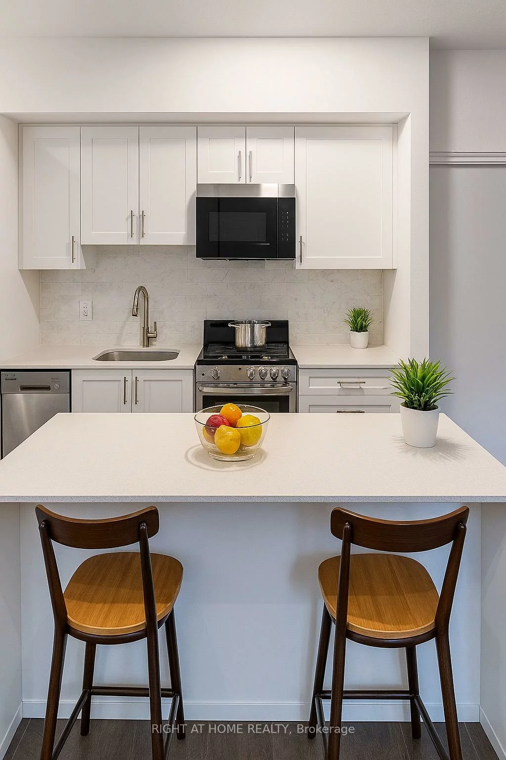 705, Davis, Huron Heights-Leslie Valley, Newmarket